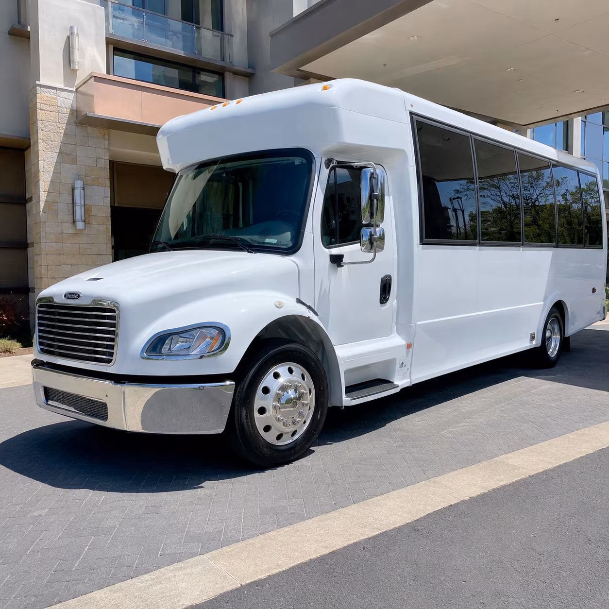 corporate and convention shuttle buses in fullerton